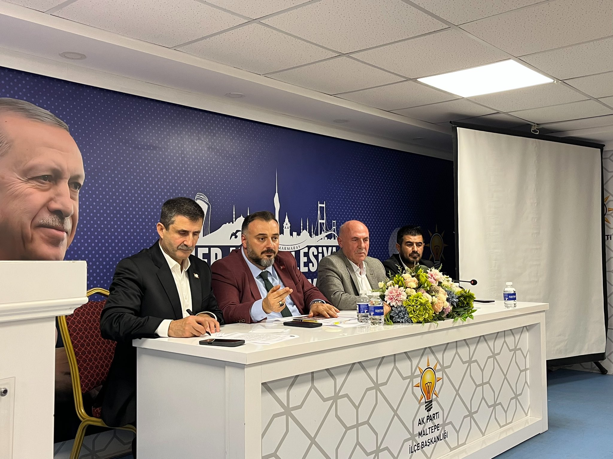 Başıbüyük Mahalle Muhtarımız ve kıymetli hemşehrilerimizi teşkilat binamızda misafir ettik.