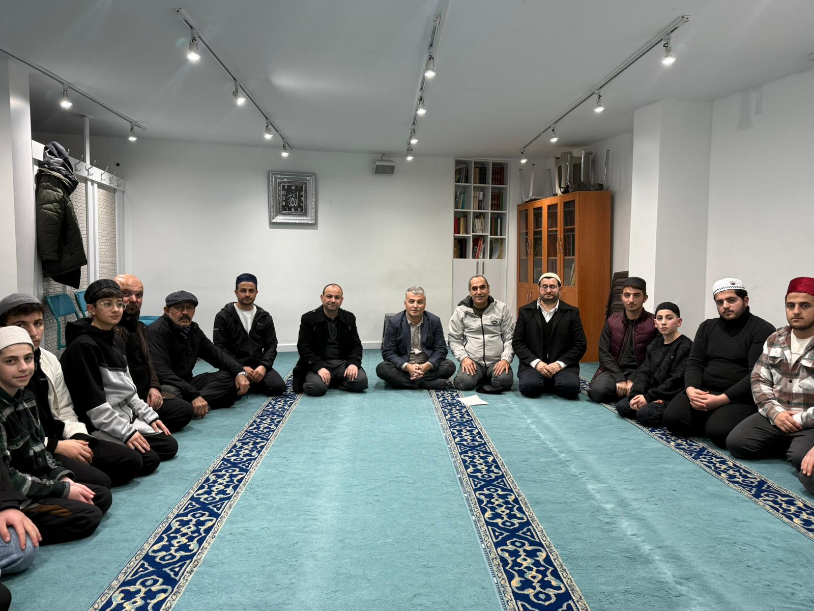 Manevi Değerlerimizle İç İçe: Akşemsettin Camii Cemaati ve Hafızlarımızla Buluşma