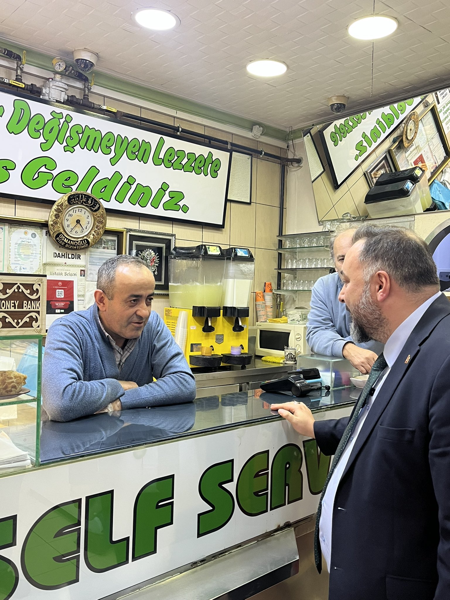 Maltepe’nin köklü ve geleneksel lezzet duraklarından biri olan Osmanoğlu Pidecisi’ni ziyaret ettik.