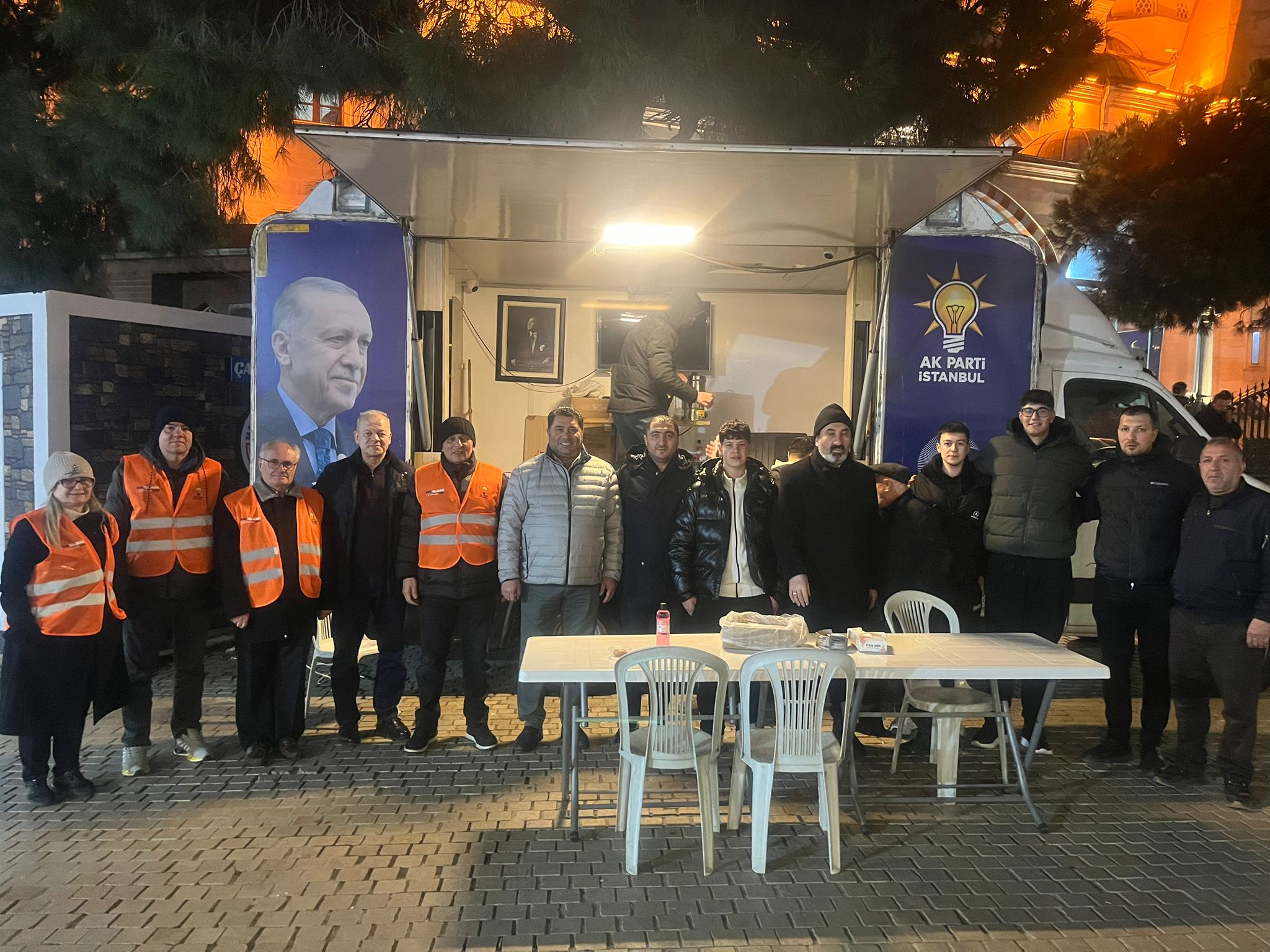 Maltepe’de Ramazan İklimi: Teravih Sonrası Gönül Sofralarımızı Kuruyoruz