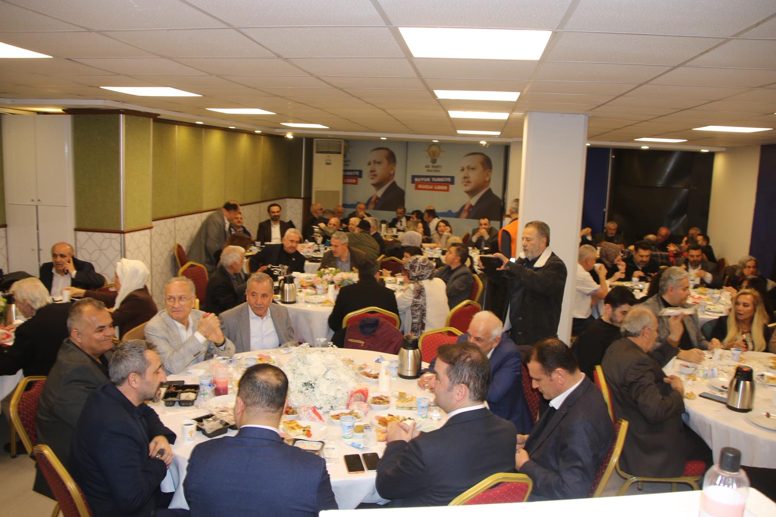 Maltepe’nin Ortak Aklı Gönül Soframızda Buluştu: AK Parti’den Geniş Katılımlı İftar Programı