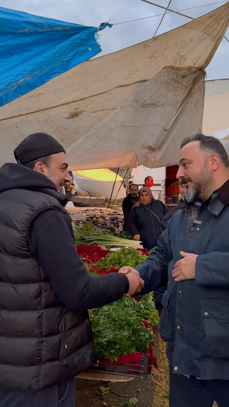 Esenkent Mahallesi Pazarcı Esnafı ve Vatandaşlarla Temas