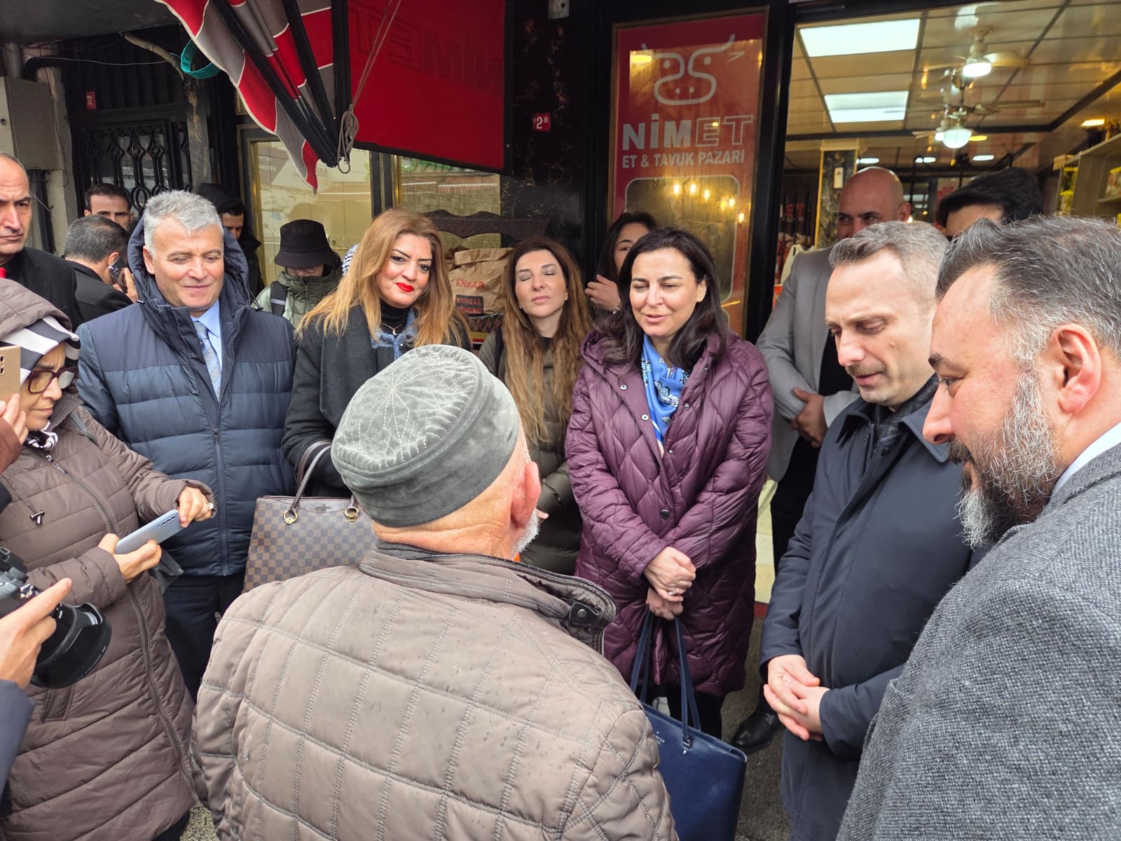 Maltepe’de Toplumsal Dayanışma ve İstişare: Milletvekilimiz Sayın Müşerref Pervin Tuba Durgut ile Sahadayız.