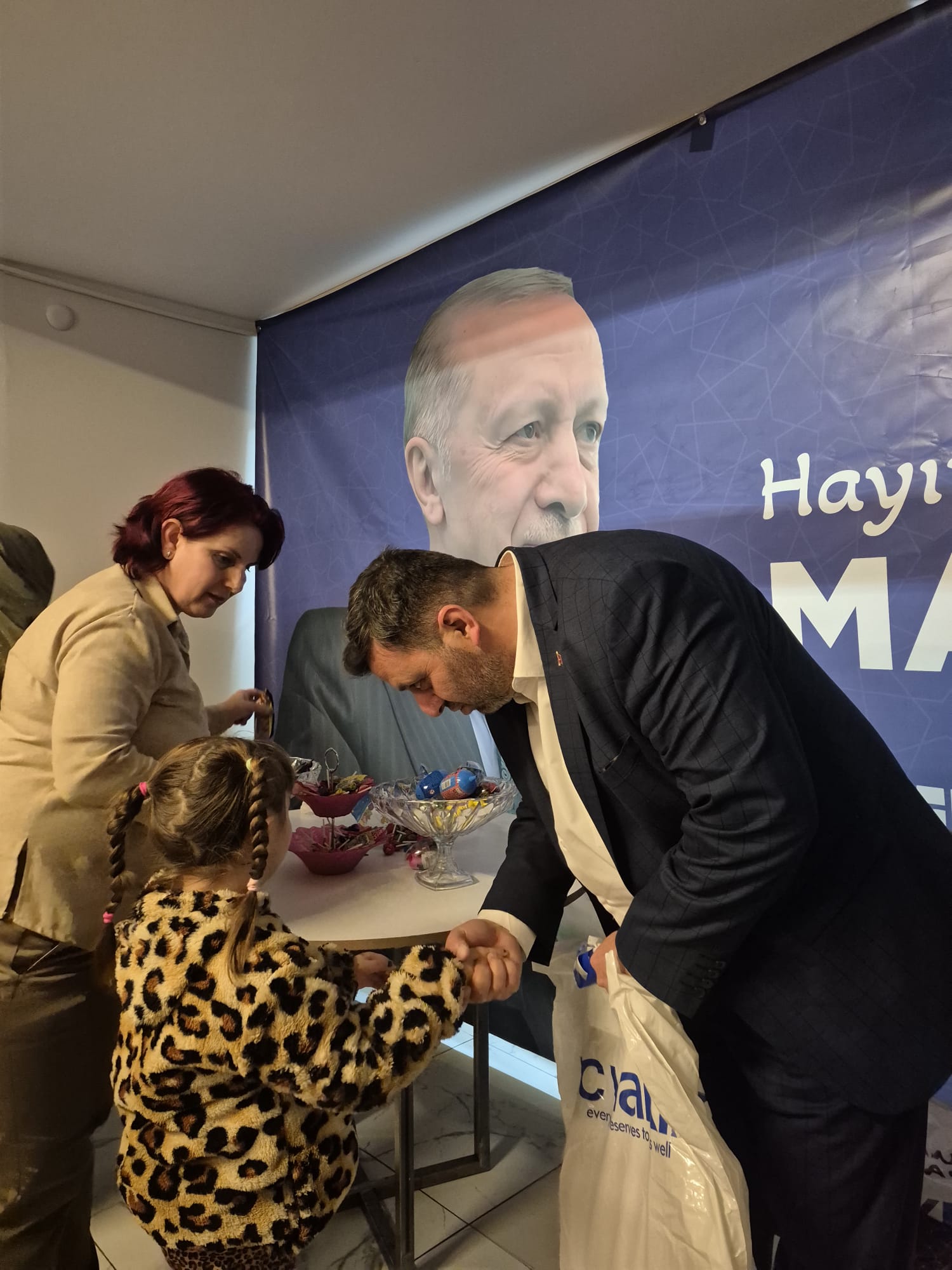 AK Parti Maltepe’de İftar Neşesi: Geleceğimizin Teminatı Çocuklarımızla Gönül Sofrasında Buluştuk